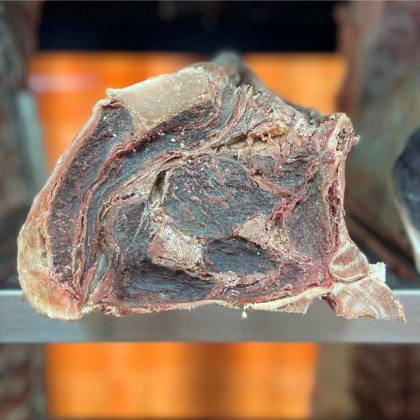 Dry aged Rib eye "Bone in" 10 Wochen gereift